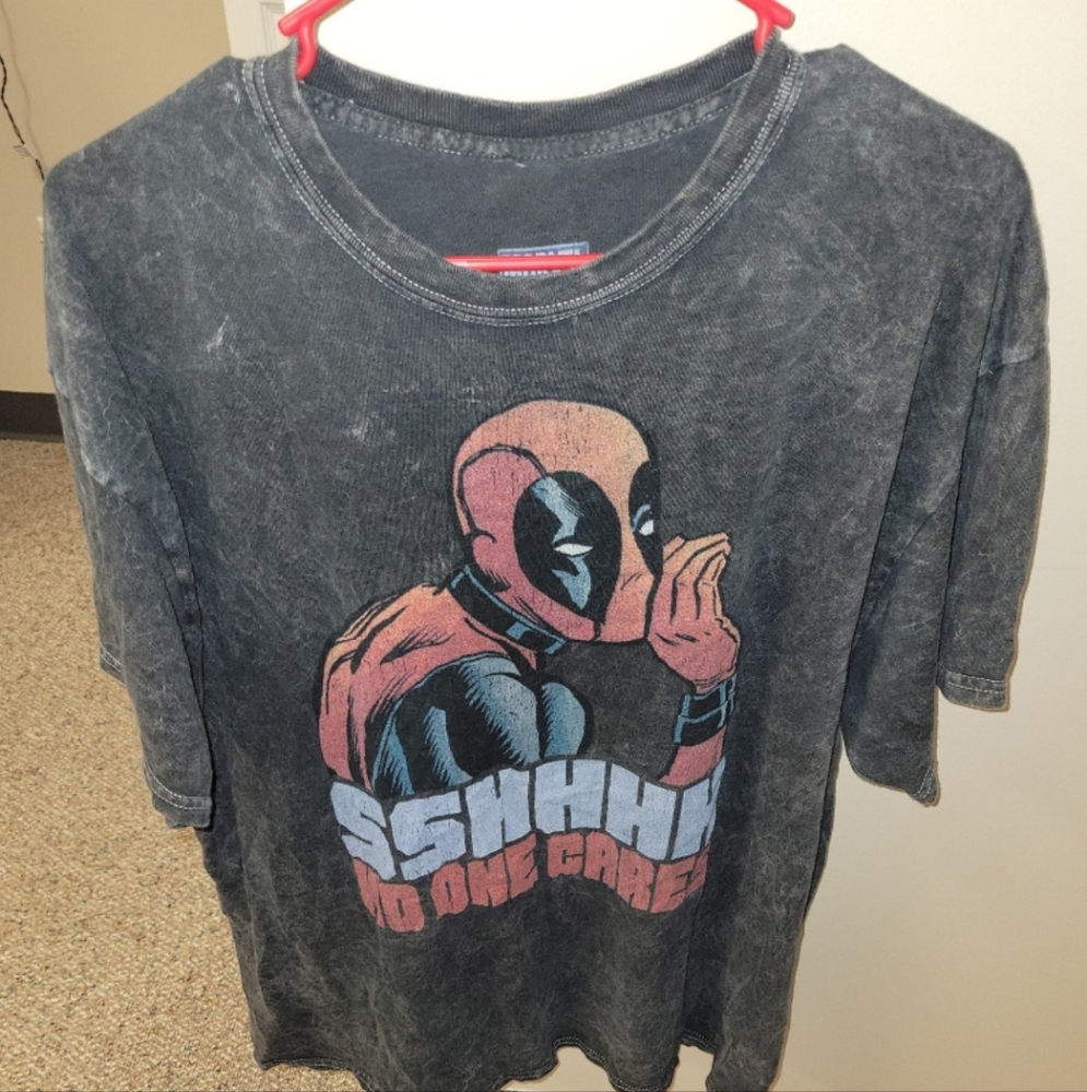 Deadpool tshirt